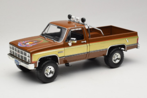 GMC K-2500 Sierra Grande Rjav GreenLight 1:18 13560 Kovina