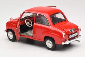 Goggomobil T 250 Rdeč Revell 1:18 08952 Kovina – slika 4 od 7