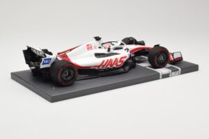 Haas VF-22 #20 K. Magnussen Bahrain GP 2022 Minichamps 1:18 117220120 Kovina – slika 3 od 6