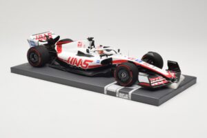 Haas VF-22 #20 K. Magnussen Bahrain GP 2022 Minichamps 1:18 117220120 Kovina – slika 4 od 6