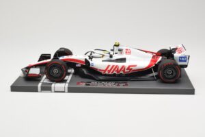 Haas VF-22 #47 M. Schumacher Bahrain GP 2022 Minichamps 1:18 117220147 Kovina