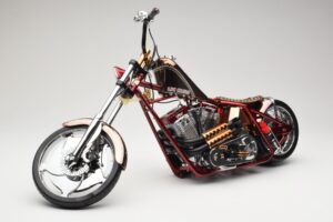 Harley-Davidson West Coast Choppers Diablo Soft Tail Zlata Rdeča Minichamps 1:5 Harley-Davidson West Coast Choppers Diablo Soft Tail Zlata Rdeča Minichamps 1:5 JJ04-05-03 Kovina