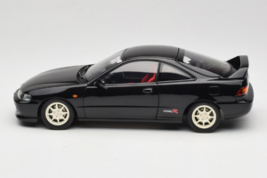 Honda Integra Type R DC2 Pre-Facelift Flamenco Black Pearl MotorHelix 1:18 M85203 Kovina – slika 4 od 8