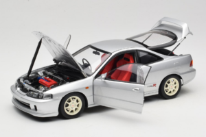 Honda Integra Type R DC2 Pre-Facelift Vogue Silver Metallic MotorHelix 1:18 M85202 Kovina – slika 2 od 8