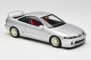 Honda Integra Type R DC2 Pre-Facelift Vogue Silver Metallic MotorHelix 1:18 M85202 Kovina – slika 6 od 8