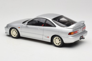 Honda Integra Type R DC2 Pre-Facelift Vogue Silver Metallic MotorHelix 1:18 M85202 Kovina – slika 7 od 8