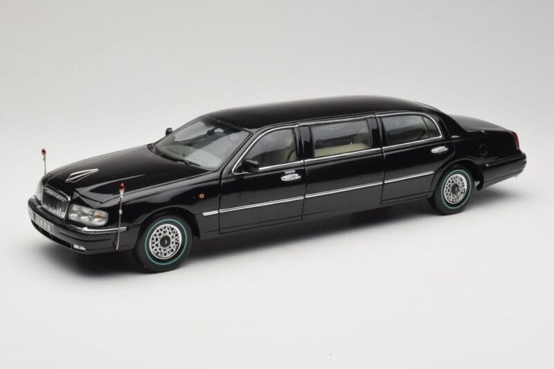 Hongqi Qijian CA7460 FAW 1:18 139940 Kovina
