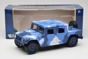 Hummer H1 Humvee Moder & Bel Motormax 1:18 73157 Kovina – slika 8 od 8