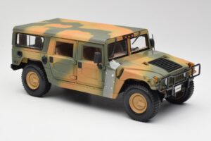Hummer H1 Station Wagon Military Maisto 1:18 56049 Kovina – slika 6 od 8
