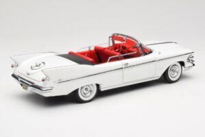 Imperial Crown Kabriolet Bela Road Signature 1:18 20138 Kovina – slika 3 od 8