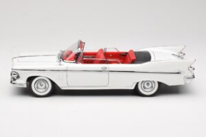 Imperial Crown Kabriolet Bela Road Signature 1:18 20138 Kovina – slika 4 od 8