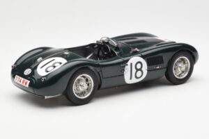 Jaguar C-Type #18 T. Rolt / D. Hamilton 24 Hours of Le Mans Winner 1953 CMC 1:18 M-195 Kovina – slika 2 od 6