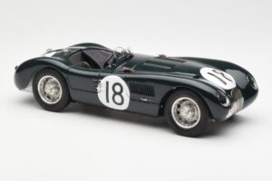 Jaguar C-Type #18 T. Rolt / D. Hamilton 24 Hours of Le Mans Winner 1953 CMC 1:18 M-195 Kovina – slika 4 od 6