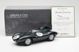 Jaguar D-Type #6 M. Hawthorn / I. Bueb Team Jaguar Cars Ltd 24 Hours of Le Mans 1955 AUTOart 1:18 85586 Kovina – slika 6 od 6