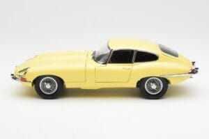 Jaguar E-Type 3.8 Series 1 Svetlo Rumena Kyosho 1:18 08954LY Kovina – slika 4 od 8