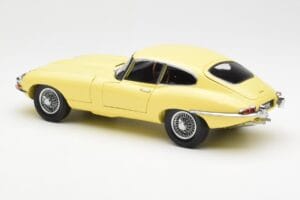 Jaguar E-Type 3.8 Series 1 Svetlo Rumena Kyosho 1:18 08954LY Kovina – slika 7 od 8