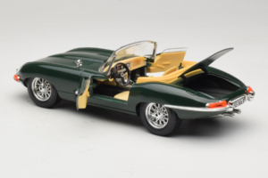 Jaguar E-Type Kabriolet Zelen Bburago 1:18 3026 Kovina – slika 5 od 8