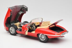 Jaguar E-Type Kabriolet Rdeč Bburago 1:18 3016 Kovina – slika 5 od 8