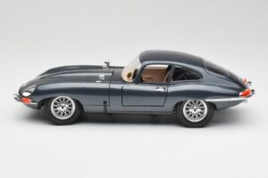 Jaguar E-Type Series 1 Zelen Bburago 1:18 3018-M1 Kovina – slika 3 od 8