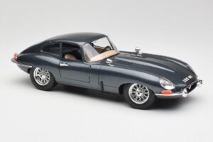 Jaguar E-Type Series 1 Zelen Bburago 1:18 3018-M1 Kovina – slika 6 od 8
