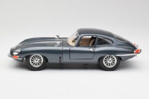 Jaguar E-Type Siv Bburago 1:18 30018 Kovina – slika 4 od 8