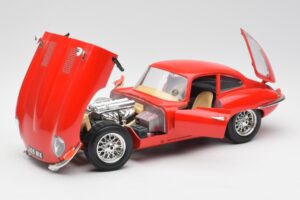 Jaguar E-Type Rdeč Bburago 1:18 3018 Kovina – slika 2 od 8