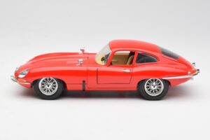 Jaguar E-Type Rdeč Bburago 1:18 3018 Kovina – slika 4 od 8