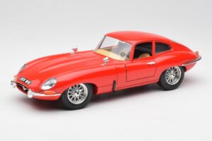 Jaguar E-Type Rdeč Bburago 1:18 3018 Kovina