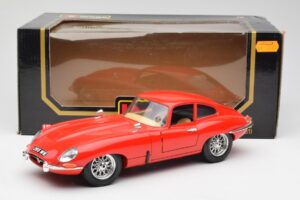Jaguar E-Type Rdeč Bburago 1:18 3018 Kovina – slika 8 od 8
