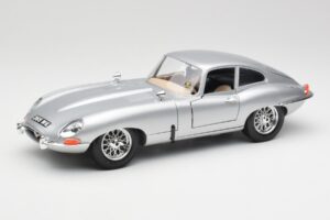 Jaguar E-Type Series 1 Srebrn Bburago 1:18 3018-M2 Kovina