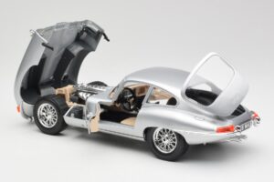 Jaguar E-Type Series 1 Srebrn Bburago 1:18 3018-M2 Kovina – slika 5 od 8