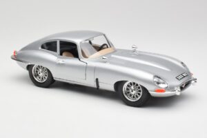Jaguar E-Type Series 1 Srebrn Bburago 1:18 3018-M2 Kovina – slika 6 od 8