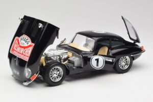 Jaguar E-Type Series 1 #1 British Racing Green Bburago 1:18 3018-M3 Kovina – slika 2 od 8