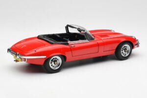 Jaguar E-Type Roadster Series III V12 Rdeč AUTOart 1:18 73523 Kovina – slika 3 od 8
