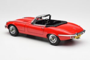 Jaguar E-Type Roadster Series III V12 Rdeč AUTOart 1:18 73523 Kovina – slika 7 od 8