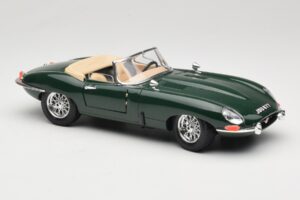 Jaguar E-Type Series 1 Roadster Zelen Bburago 1:18 3016-M1 Kovina – slika 6 od 8