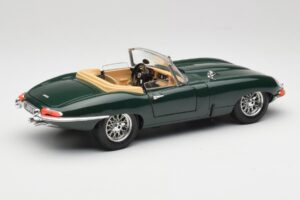 Jaguar E-Type Series 1 Roadster Zelen Bburago 1:18 3018-M5 Kovina – slika 3 od 8