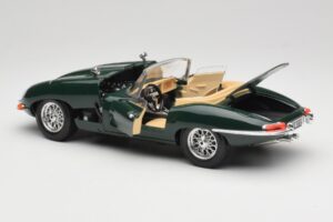 Jaguar E-Type Series 1 Roadster Zelen Bburago 1:18 3018-M5 Kovina – slika 5 od 8