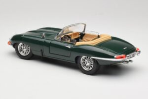 Jaguar E-Type Series 1 Roadster Zelen Bburago 1:18 3018-M5 Kovina – slika 7 od 8