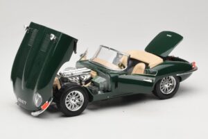 Jaguar E-Type Series 1 Roadster Zelen Bburago 1:18 3016-M1 Kovina – slika 2 od 8