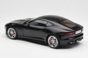 Jaguar F-Type R X152 Mat Črn AUTOart 1:18 73652 Kompozit – slika 7 od 8