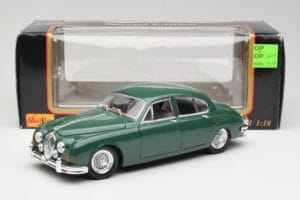 Jaguar Mark II British Racing Zelena & Modra Notranjost Maisto 1:18 59001 Kovina – slika 8 od 8