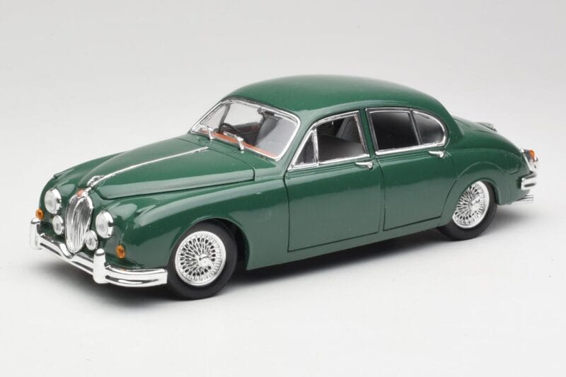 Jaguar Mark II British Racing Zelena & Modra Notranjost Maisto 1:18 59001 Kovina