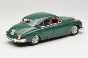 Jaguar Mark II Zelena Tchibo 1:18 49420 Kovina – slika 3 od 8