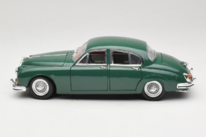 Jaguar Mark II Zelena Tchibo 1:18 49420 Kovina – slika 4 od 8