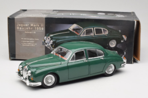 Jaguar Mark II Zelena Tchibo 1:18 49420 Kovina – slika 8 od 8