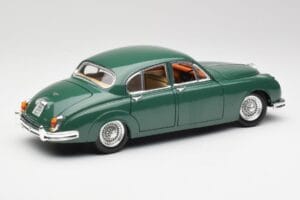 Jaguar Mk II British Racing Zelen Maisto 1:18 50287 Kovina – slika 3 od 8