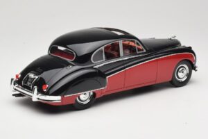 Jaguar Mk VIII Črn & Temno Rdeč BoS Models 1:18 BOS408 Smola – slika 2 od 6