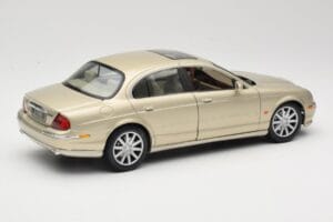Jaguar S-Type X200 Bronasta Maisto 1:18 50332 Kovina – slika 3 od 8