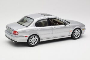 Jaguar X-Type Srebrn Maisto 1:18 7271328 Kovina – slika 3 od 8
